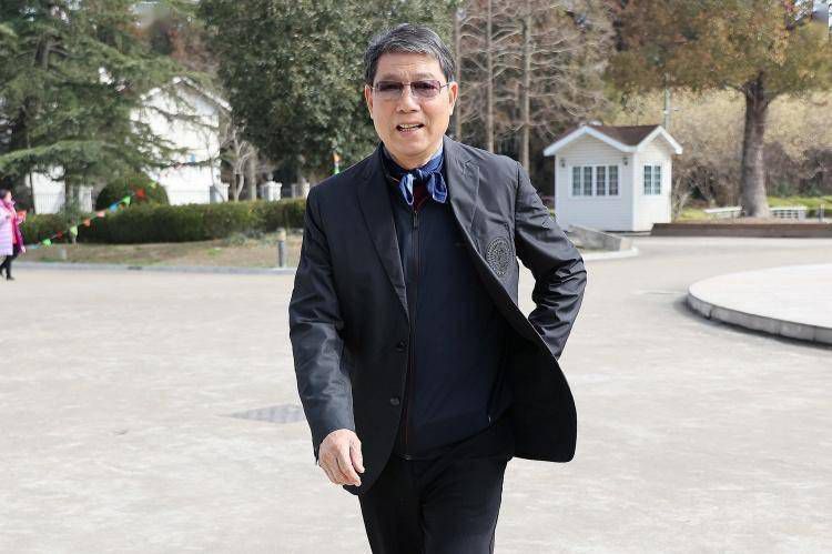 当这块屏幕以各种面貌刷新人们对于影院的认知，我们不禁感叹;当电影院用上了LED屏幕，原来会如此不同！揭牌仪式上，国家开放大学培训学院还宣布设立东方电影学院松江雪浪湖元一教学实训基地